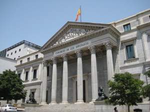 Palacio de las Cortes. Fuente: Wikimedia Commons 